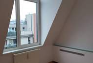 Dachgeschoss-Maisonette mit Terrasse in U-Bahn-Nähe