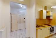 2-Zimmer-Wohnung mit großzügiger Loggia in saniertem Altbau