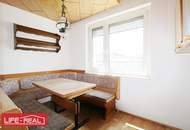 Großzügige 4-Zimmer-Wohnung mit Loggia und Stellplatz – Potenzial zur Sanierung vorhanden