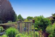 Außergewöhnliches Zweifamilienhaus mit Schwimmteich, Sauna &amp; Wintergarten