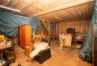 Ein- oder Mehrfamilienhaus samt Nebengebäuden im Bauland-Betriebsgebiet