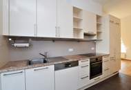 Helle Dachgeschosswohnung mit Charme und viel Freifläche