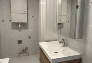 3 Zimmer mit Balkon inklusive Tiefgaragen-Stellplatz, Hoflage!