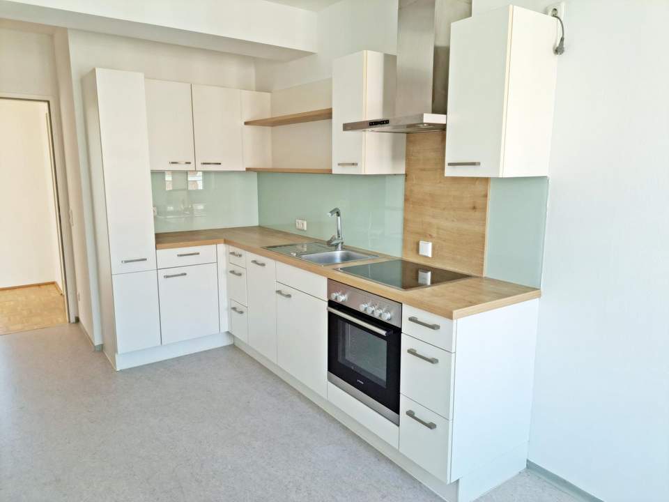 Zentrale 2-Zimmer-Wohnung mit Balkon und Einbauküche in Neumarkt