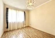 ABSOLUT IDYLLISCHE LAGE I Haus mit Ausbaupotenzial I großzügige Terrasse I 4-Autostellplätze I Garage &amp; Carport I Fußbodenheizung I Tischler Einbauküche I absolute Ruhelage