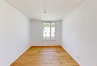 4-Zimmer-Dachgeschosswohnung mit großer Terrasse und Blick Richtung Weinhänge