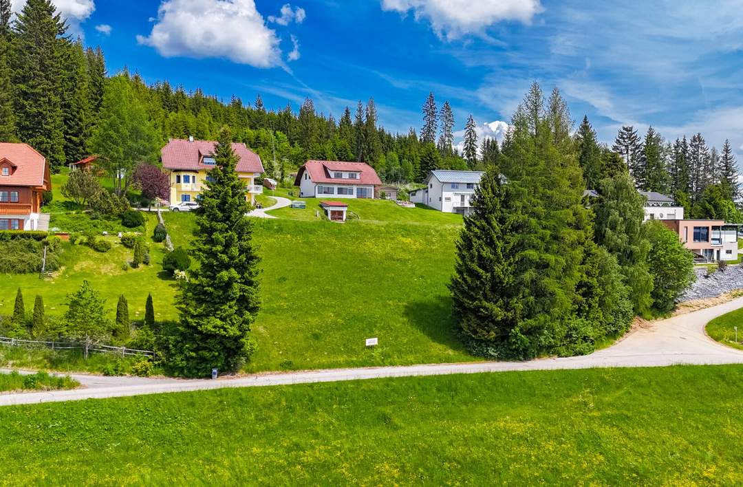 „Panorama-Grund“ mit atemberaubendem Blick im Sonnenort Diex