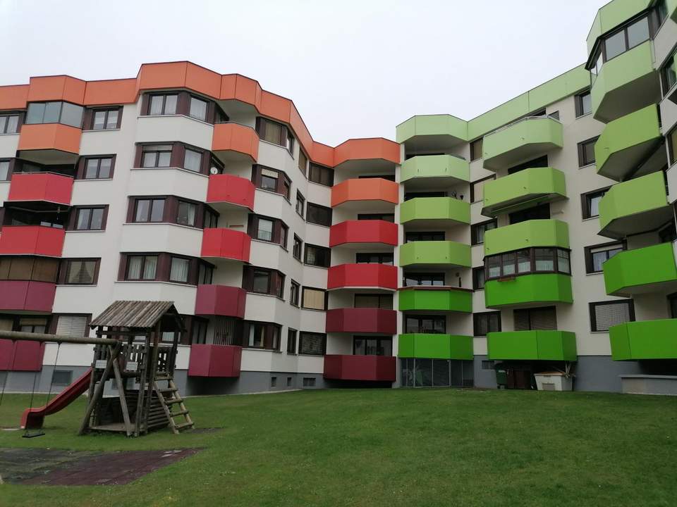 Große Wohnung mit 2 Balkonen und Garagenplatz