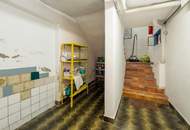 Zwei Einfamilienhäuser auf großzügigem Grundstück in sonniger Lage