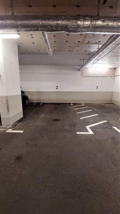 Tiefgaragenstellplatz Nähe Kagraner Platz – Sicher & Bequem Parken!