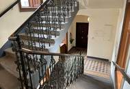 Fenzlgasse - sanierungsbedürftiger 2 Zimmer Altbau mit extra Küche zu vermieten