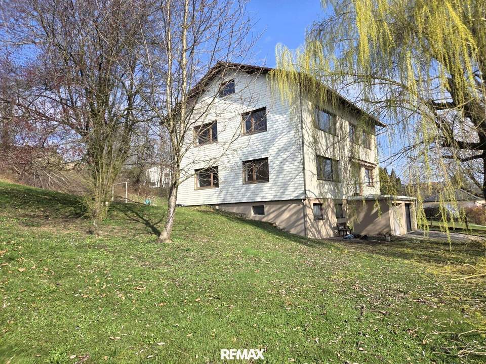 Imposantes Wohndomizil in renommierter Lage mit insgesamt 1.927 m² Grund/zweite Bauparzelle!