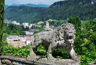 Große Villa thronend über Feldkirch mit Baulandreserve