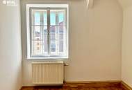 Originale ALTBAU - DG WOHNUNG - 2 Zimmer - NIBELUNGENVIERTEL