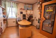 Großes Wohnhaus mit Heurigenlokal / 5 Gästezimmern und einem Miethaus