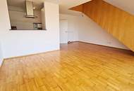 INNSTRASSE, FERNBLICK, unbefristete 97 m2 Dachgeschoß-Maisonette mit Loggia, 2 Zimmer, Komplettküche, Wannenbad, Parketten, gefördert