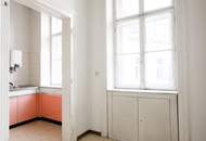 3-ZIMMER-ALTBAU MIT BALKON - SANIERUNGSBEDÜRFTIG IN TOP LAGE!