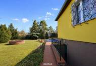 Licht, Luft und Freiheit: Bungalow mit großem Garten und Pool