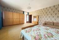 Bungalow aus den 70er Jahren mit ausbaubarem Dachboden