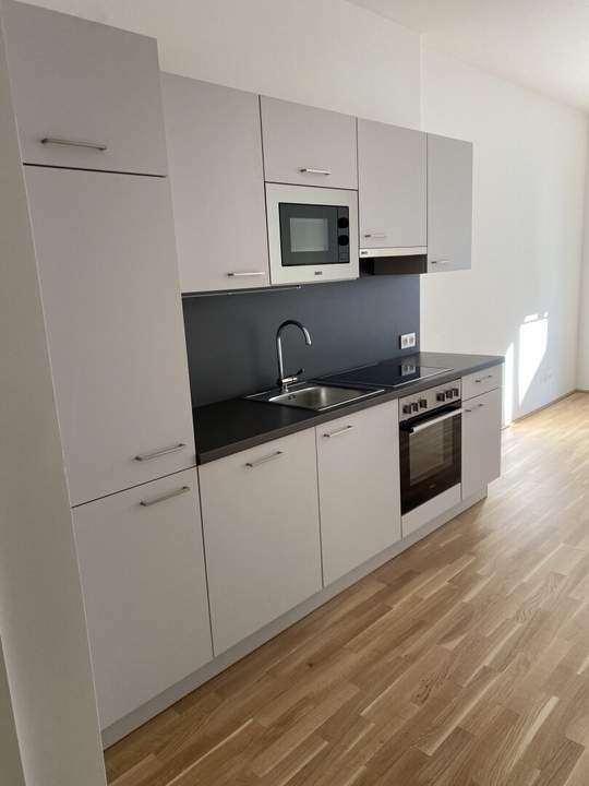 Moderne 2-Zimmer-Wohnung mit Balkon & Einbauküche in ruhiger Lage / K3-17