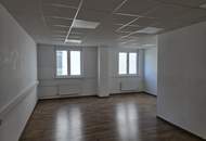 540 m² große und helle Büro- oder Geschäftsfläche im EK-West in 3300 Amstetten/Greinsfurth zu MIETEN