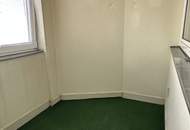 Top gelegene 2-Zimmerwohnung in Urfahr mit Loggia, Lift, GARAGE und Allgemeingarten Nähe JKU