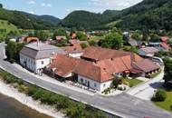 Historischer Vierkanthof mit einem Gastrolokal, Apartments, Mietwohnungen und großem Entwicklungspotential