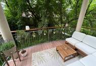 Stilechte, professionell generalsanierte Altbauwohnung mit Balkon