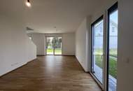 Erstbezug !! Traumhafte Doppelhaushälfte , Wohnkeller mit Garten und 2 Stellplätzen!