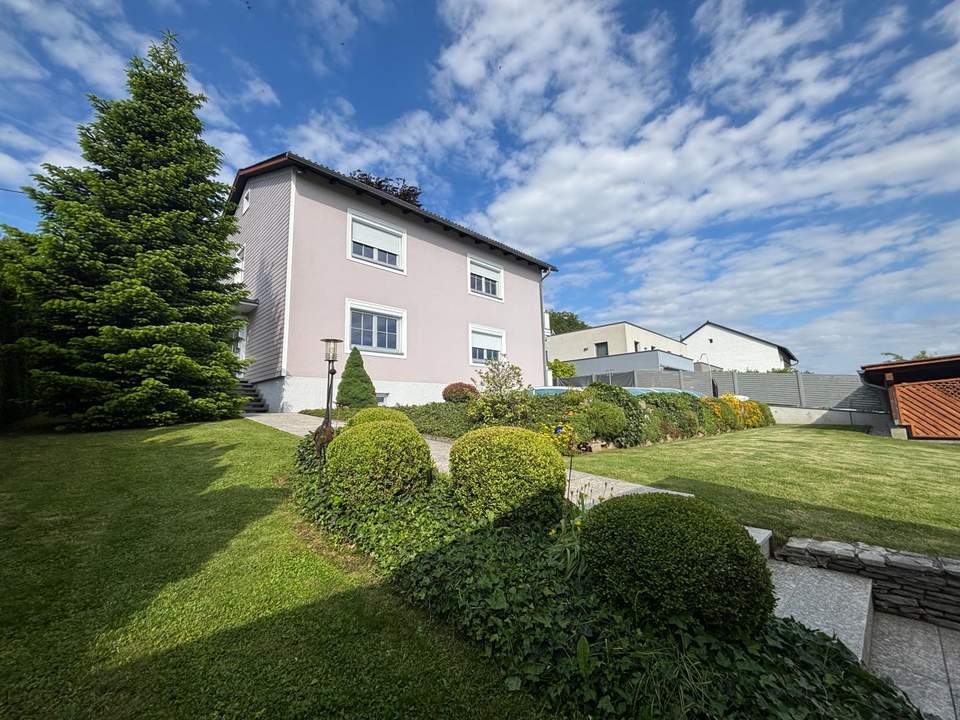 Familien Haus mit Pool in Leonding