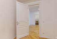 "Urban Oasis" - Moderne Altbauwohnung mit einzigartiger Raumhöhe und Terrasse