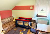Ortsrand und Ruhelage - Hochwertige Landvilla mit großem Pool! Einfach Koffer packen und einziehen!