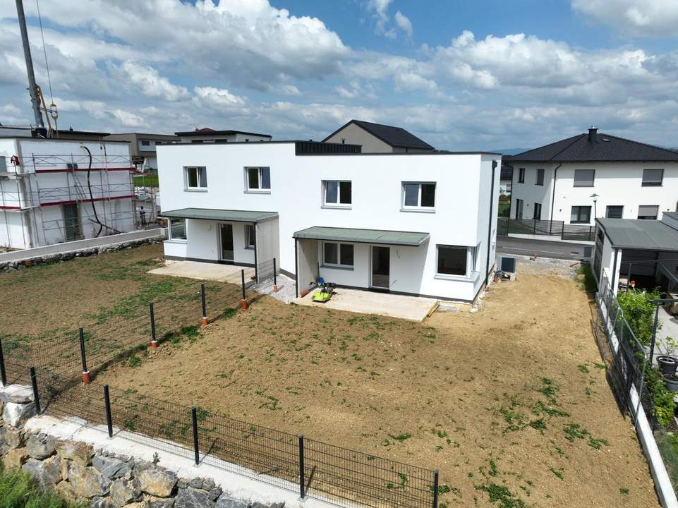 Moderner Neubau – Wohnhaus Nr. 30 mit Terrasse u. Garten