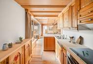 das ultimative Wohnvergnügen in Kitzbühel – modern sanierte Dachgeschosswohnung mit Balkon und Garage!