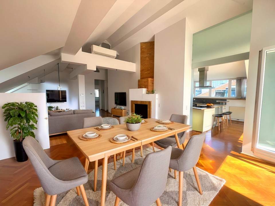 1190! Traumhafte 4 Zimmer Dachgeschoss Maisonette mit großer Terrasse und tollen Weitblick über Wien - Nähe Türkenschanzpark