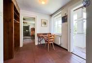 Charmantes Bauernhaus mit großem Grundstück, langgezogenem Hof, 2 Wohnungen und einem Swimmingpool