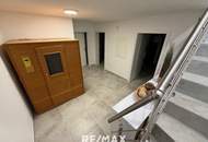 Exklusiver Bungalow mit Einleger Wohnung, Pool & Vollkeller