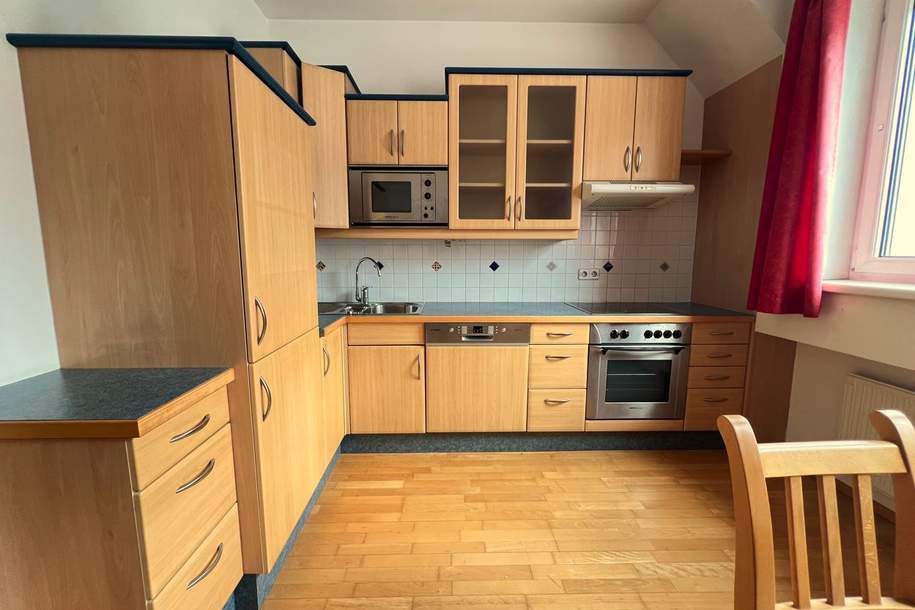 Teilmöblierte Dachgeschosswohnung mit Küche, 2 Zimmer Nähe U3 Ottakring, Wohnung-miete, 1.099,00,€, 1160 Wien 16., Ottakring