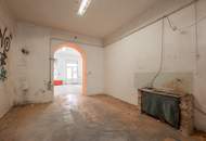 ++NEU++ Sanierungsbedürftige 3-Zimmer Altbauwohnung im Erdgeschoss!