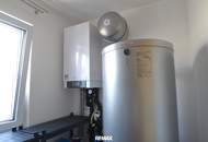 Neuwertiges Haus auf großem Baugrund in Randlage