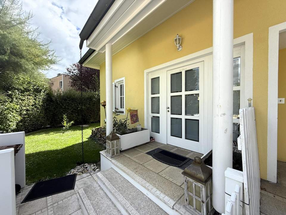 Wunderschöne Doppelhaushälfte in Massivbauweise, komplett eingerichtet // Wonderful semi-detached house in solid construction, fully furnished //