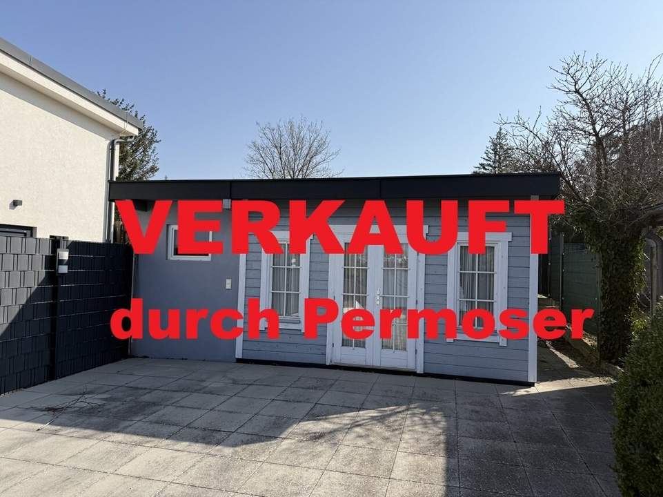 UFERPARZELLE mit renoviertem Badehäuschen und eigenem Badesteg auf Pachtgrund - zu verkaufen