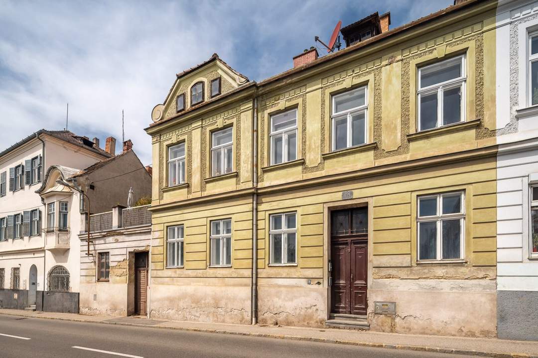 Langenloiser Straße 47- Grundstück aus Familienbesitz mit Garten und Weingarten (zwei Einheiten)