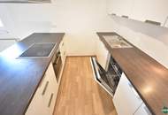 Familienwohnung: Schöne 4-Zimmer-Wohnung mit Balkon direkt an der Donau
