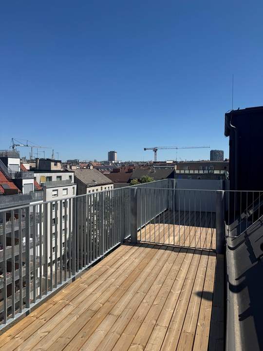 Erstbezug: City-Penthouse Dachgeschosswohnung mit 12 m² Balkon und Blick über Wien