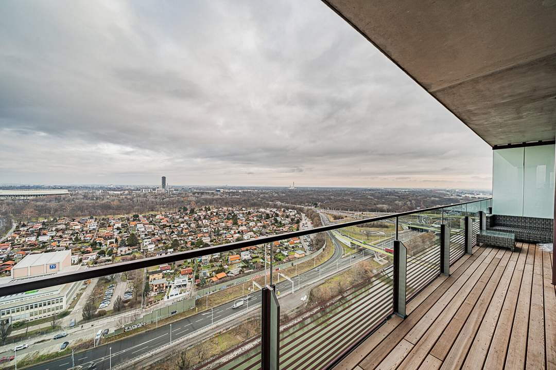 TrIIIple Tower – Stilvolle möblierte 3-Zimmer-Wohnung