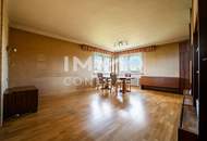 Tolles Familiendomizil mit viel Platz in grüner Lage mit Swimming-Pool, Sauna, Garten.