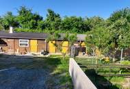 Idyllisches Landhaus mit Stallungen und eigenem Bachlauf
