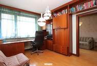 4-Zimmer-Wohnung für Menschen mit Werkzeug und Plan