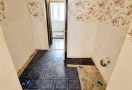 Das Haus trägt Smoking, die Wohnung wartet noch auf ihr Kleid! Renovierungsbedürftige Altbauwohnung mit toller Raumaufteilung + Traumhaft schönes Haus + Perfekte Infrastruktur und Anbindung! Jetzt zugreifen!